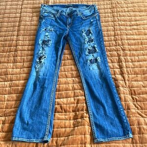 Silver Jeans Co W’s 18xL33 Tuesday Mid Slim Boot distressed with Lace Blue